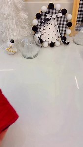 Diy Mini Árvore de Natal Feita Com Toco de Madeira e Barbante #diy #rustic #decoration #christmas | Diy Home Decor