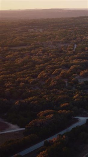 TxDOT wants you to #DriveLikeATexan. Make every mile matter by driving kind, courteous and safe. Together, we can lead the way in roadway safety and show what true Texas pride looks like. Wherever you’re headed, make the journey Texan. 🤠 News release: https://ow.ly/RlIt50Uq0zA -- TxDOT ha lanzado #ManejaComoUnTejano para que cada milla importe manejando con amabilidad, cortesía y seguridad. Juntos, podemos mejorar la seguridad vial y reflejar el orgullo de Texas. Dondequiera que vayas, haz el v