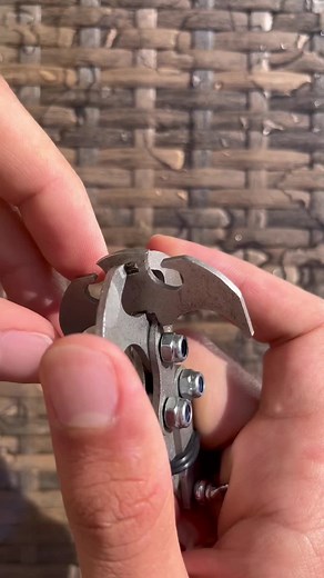 A secret tutorial on how to transform our batman hook into a gravity hook #tutorial #batman #bathook #gravityhook