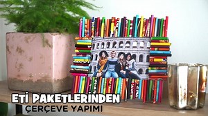 224K views · 107 reactions | ETİ’nin başlattığı geri dönüşüm hareketiyle içi mutlu eden ürünler paketleriyle de mutlu ediyor! Tıpkı ETİ paketlerinden yapılmış, sevdiklerinizle anılarınızı yaşatan çerçeve gibi. | ETİ | Facebook