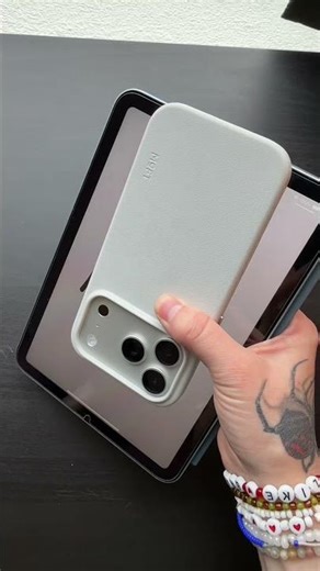 what color is your usbc tab?? #apple #tech #iphone #techtip #didyouknow