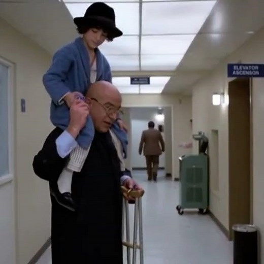 Kojak (TV Series) (1973-1978) Adorable/Funny Telly Savalas Moment. I don't own the rights.