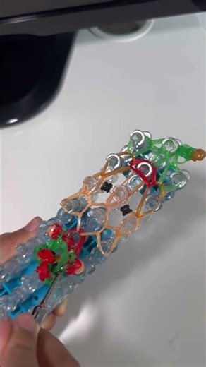 ELF RAINBOW loom. 💝 #rainbowloom #loombands #loombandbracelet