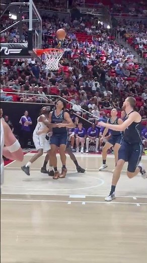 𝒻𝒾𝓃𝑒𝓈𝓈𝑒𝒹 'em with the finger roll 🤌