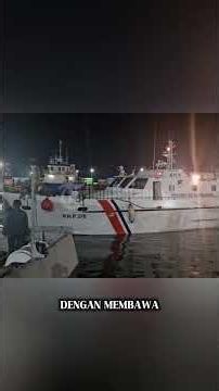 The Golden Star 1 cargo ship sank off Batam, with 107 containers washed out to sea.