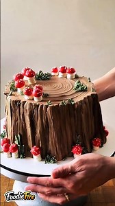 RealisticTreeStumpCake 🌳🍫 #CakeArt #FoodieFire #cakedecorating