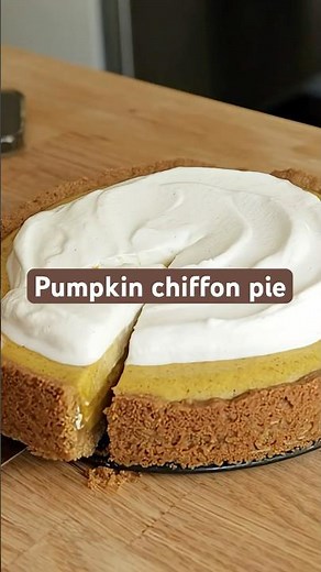 Pumpkin chiffon pie. The most PERFECT pie to ever exist 🥧 #pumpkinpie #pumpkinchiffonpie