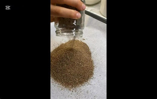 Steccherino Bruno “hydnum Imbricatum” e’ un fungo buonissimo che seccato e polverizzato si trasforma in una spezia alla quale poi è difficile rinunciare. Imbattibile nei risotti e sulla carne alla brace! PROVATELO…. 👌👌 #funghi #mushrooms #conserve #spezie #risotto #carneallabrace | Graziano Ciacci Fungiatt