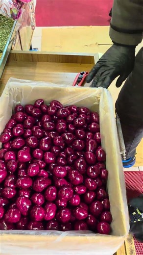 the bes chocolate in Turkey raspberry-flavored dragees #chocolate #turkey #suudiarabia #rusya #irak