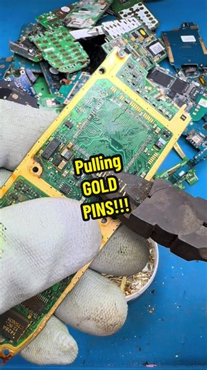 Turning Trash into Cash: Extracting Gold from Cellphones