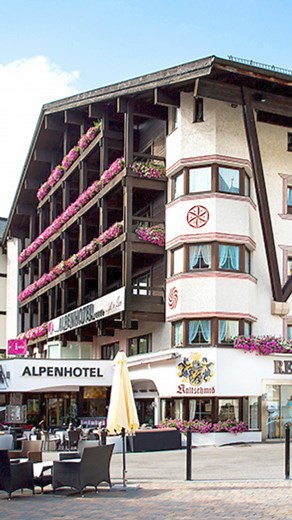 Entfliehe in das 4-Sterne Alpenlove - Adult SPA Hotel in Seefeld und erlebe einen romantischen Urlaub, der speziell für Erwachsene gestaltet wurde🌹🏔 Beginne den Tag mit einem reichhaltigen Kuschel-Sektfrühstück vom Buffet, genieße abends ein exquisites 5-Gänge Wahlmenü und einmal pro Woche ein besonderes 6-Gänge Gala-Love-Menü. Entspanne dich im umfangreichen Black-Crystal-Spa mit Innenpool, einer Vielzahl von Saunen und einem idyllischen Ruhebereich. Nutze die Sonnenterrasse mit Whirlpool, er