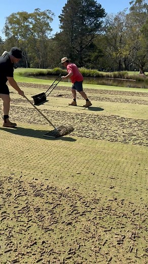 Team work makes the dream work🙏 DINT turf tools getting the job done 😤⛳️ | Dint Golf Solutions