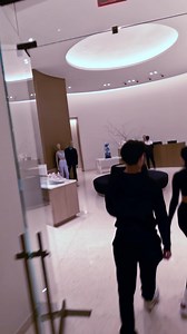 Awaken your senses at Lapis Spa & Wellness. Global traditions meet ultramodern techniques in this award-winning sanctuary. | Fontainebleau Las Vegas