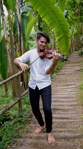 Barefoot Violinist SHOCKS Banana Plantation 🔥 “Let’s Get Loud” Like You’ve Never Heard