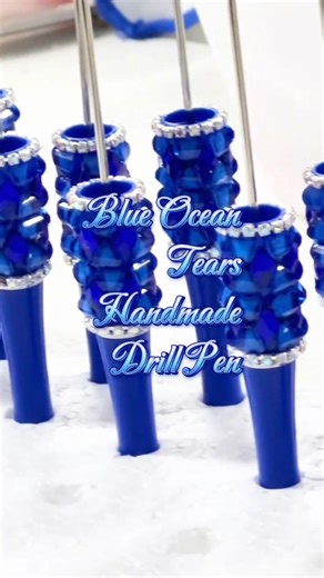 Beadable Bliss by Engin on Instagram: "Beadable Pen with Glittery Hearts and Half-Shell Pearls features clear and AB rhinestone chains in vibrant multi-colors. Perfect for DIY pen decorating, gifts, craft projects, and creative stationery, this sparkling pen adds a glamorous, playful, and colorful touch for kids, teens, and handmade accessory lovers. #BeadablePen #GlitterHeartsPen #HalfShellPearls #ABRhinestones #MultiColorPen #DIYPens #DecorativePens #SparklyPens #ClayPens #CreativeStationery #