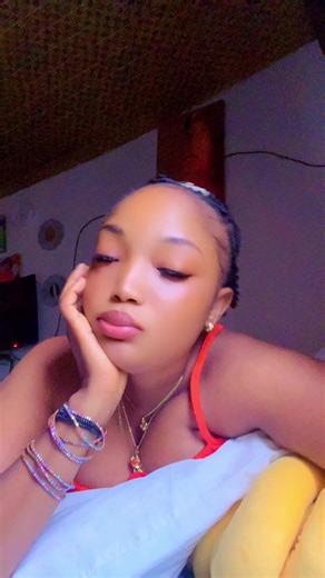 🦋💙Mercedes Luna🦋💙 (@mercedesluna88)’s videos with Flashlight - From