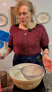 This hit the spot!! Traditional Irish Treacle Cake We overindulged but it was scrumptious 😋 Ingredients 1 lb (450g) Plain Flour 1 tsp Bicarbonate of soda 1 tsp ground ginger 1 tbsp sugar 3 oz (75g) dried fruit 2 tbsp treacle (molasses) 1 egg 1/2 pint (280ml) buttermilk approx Preheat oven to 170c Sieve flour, soda and ginger into a bowl, add dried fruit. Put treacle into a jug, add egg and buttermilk to bring to approx 3/4 pint (420ml) mix well together and add to dry ingredients Mix together t