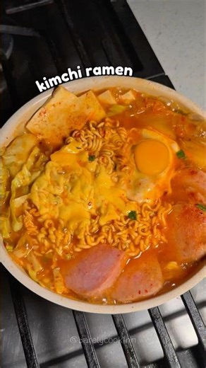 kimchi ramen on a cozy Saturday night home alone #homecook #comfortfood #ramen #easyrecipe #kimchi