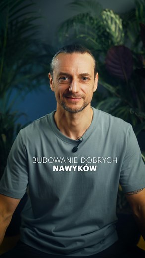 Wystarczy 21 dni, żeby stworzyć nawyk. Tak myślano w latach sześćdziesiątych. Najnowsze badania pokazały jednak, że nawyki mogą się tworzyć od 18 dni aż do roku, więc lepiej zacząć już teraz. Ale dobre jest to, że nawet najmniejszy nowy nawyk sprzyja temu, żeby łatwiej formowały się te większe, trudniejsze nawyki. Jestem bardzo ciekaw, jaki nawyk Ty chcesz u siebie wyrobić, a z jakim chcesz się pożegnać raz na zawsze. Trzy sfery, w których moim zdaniem warto tworzyć nowe nawyki to: ciało, czyli 