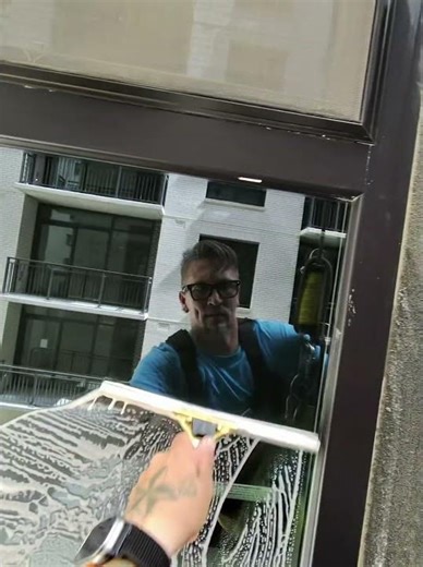 Satisfying window washing video. #windowcleaning