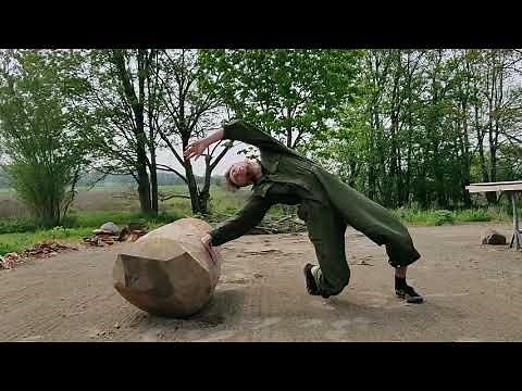 Contact Improvisation - Dancing with an Object