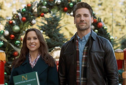 Lacey Chabert And Andrew Walker Reunite For Hallmark Christmas Movie She's Making A List — First Look - TVLine