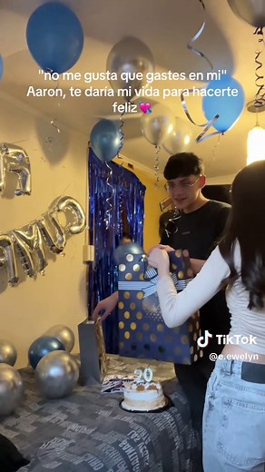Sorpresa de cumpleaños para mi novio: te daría mi vida para hacerte feliz