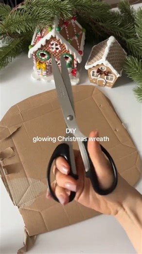 Super easy Christmas decor idea ✨ DIY glowing Christmas wreath ✨ #DIY #DIYProjects #Crafting #Handmade #DoItYourself #DIYDecor #CraftIdeas #EasyDIY #DIYInspiration #CraftingCommunity #DIYTutorial #QuickCrafts #CreativeDIY #LifeHacks #CreativeTips #HomemadeDecor #SmartLiving #HomeImprovement #Upcycling #EverydayHacks #DecorInspiration #IKEAHack #DIYFurniture #CustomOnABudget | Etso Home