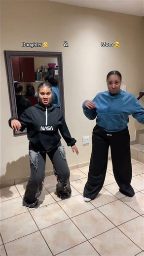 fast fast amapiano dance trend with @laurikaruiters_ & @bianca_ruiters ❤️😜 #amapianovibessa