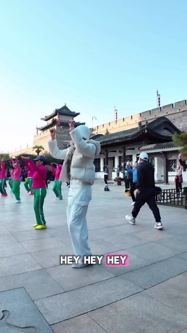 Why is CHINA like THIS?! 😂🙌🏻 #XiAn #China