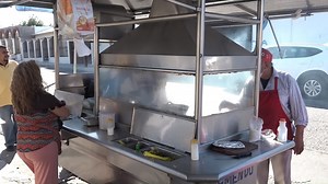 ¿De riñón o de corazón? 👆🏼 La taquería Tiki se ha caracterizado en la ciudad de #Hermosillo por su gran variedad de tacos, saliendo de lo tradicional, aquí encontraras variedad de víceras. #Viral #Tacos #Asada | Azteca Sonora