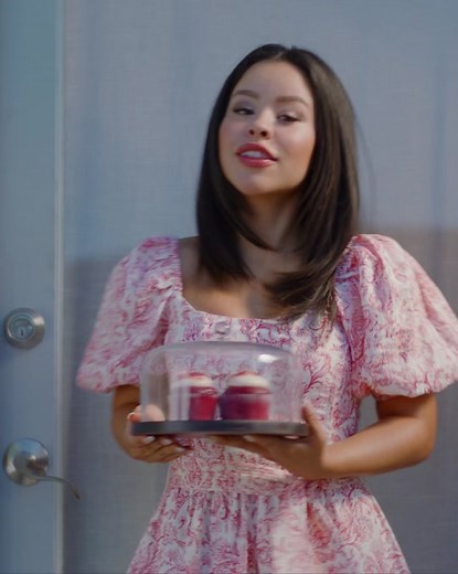 #ad Looking to get in some @goodtroubletv? How are you showing up this #GoodNeighborMonth? 🤍 New episodes on @Freeform & @Hulu. #ad Sponsored by #StateFarm @Jake from State Farm