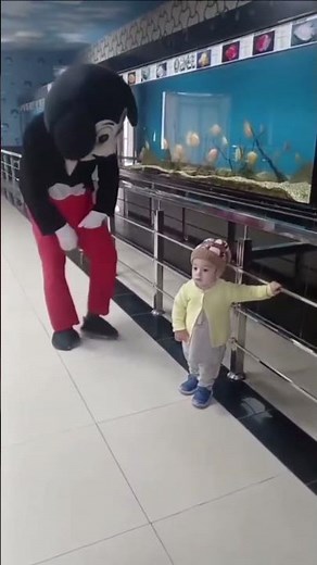 Mickey laugh #mickeymouse #kids #laughoutloud 😂