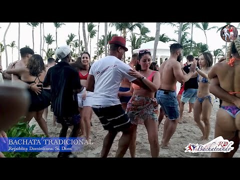 Así bailan BACHATA EN PAREJA DE CALLE 💎 🕺💃 República Dominicana [Rodolfo y Marcela] Latin Beach Fest