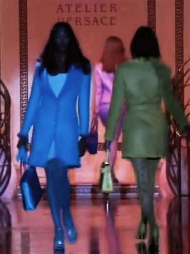 #naomicampbell for atelier #versace spring/summer 1993 #fashion #model #runway