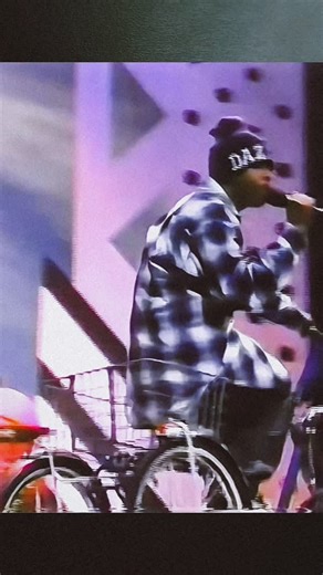 RapClassics💎 on Instagram: "Snoop Dogg – “Gin & Juice” live @ 1994 AMAs (2/7/1994) Snoop, Dre, Nate & Tha Pound – Gin & Juice live at the 1994 AMAs. Classic West Coast energy on national TV. 💎🔥 #SnoopDogg #DoggPound #NateDogg"
