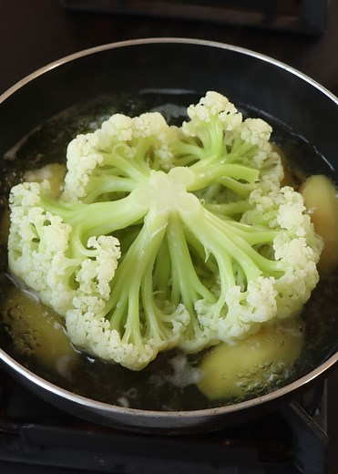 353K views · 5.5K reactions | গরম পানিতে ফুলকপি দিয়ে এই রেসিপি বানাতে জানলে খরচ অনেক কমে যাবে। | Elisa's Cooking Recipes | Facebook