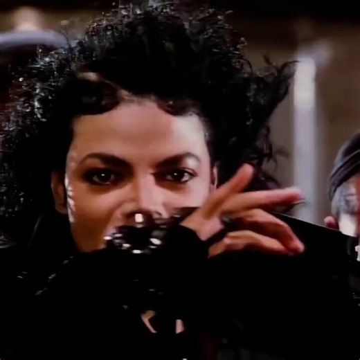 WHO’S BAD?The word is out - #Michaelmovie hit $888M at the weekend of Week 7, per box office mojo, exceeding my earliest forecast (see original thread) by some $80M!And the even better news? This worldwide #MJ blockbuster OPENS THIS WEEK IN #MichaelJackson-crazy #JAPAN!Here’s my revised forecast:Now $888M.Week 8 (Jun 8-14): Japan opens Jun 12 (surging previews). +$45M Japan + $12M hold = $945M. Week 9 (Jun 15-21): Japan strong hold + legs = $995M (crosses $1B mid-week). Week 10 (Jun 22-28): +$18