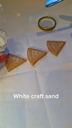 Want sugary polymer clay biscuits? The trick is to use white craft sand on wet varnish. Follow me for more polymer clay tips and tricks. #sugar #PolymerClayTips #hack #tricks #biscuits