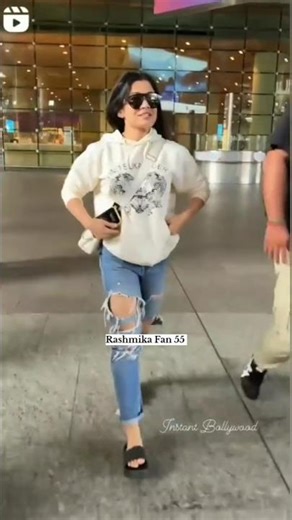 Airport par Pushpa 2 ka Dhamaka! 🔥 Allu Arjun & Rashmika Swag 😎 #Pushpa2 #AlluArjun #Shorts