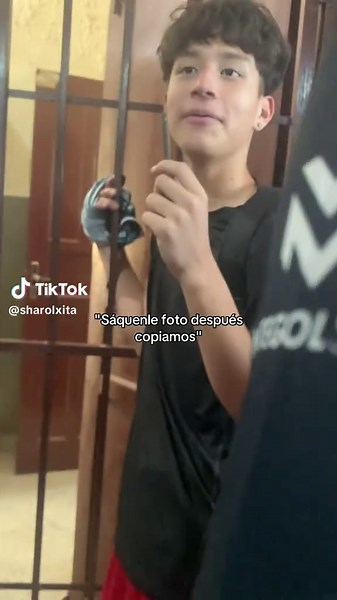 Creative Classroom Photo Ideas Using Green Screen