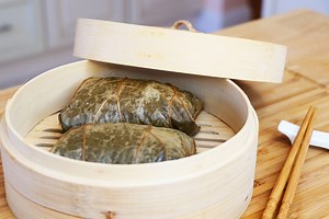 CiCi Li, Asian Home Cooking - Chicken Sticky Rice in Lotus Leaf
