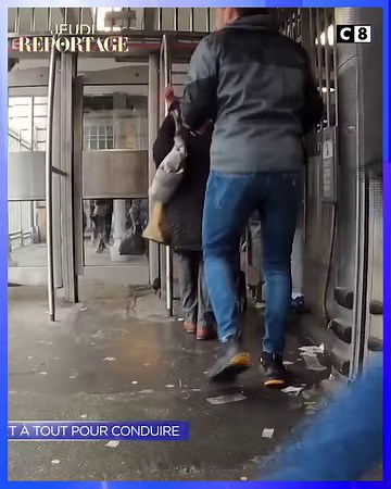 "Aujourd’hui, il est plus simple d’acheter son permis de conduire, plutôt que de le passer" 🎫 #JeudiReportage - Permis : prêt à tout pour conduire, inédit, jeudi 3 juin à 21h15 sur C8. | C8