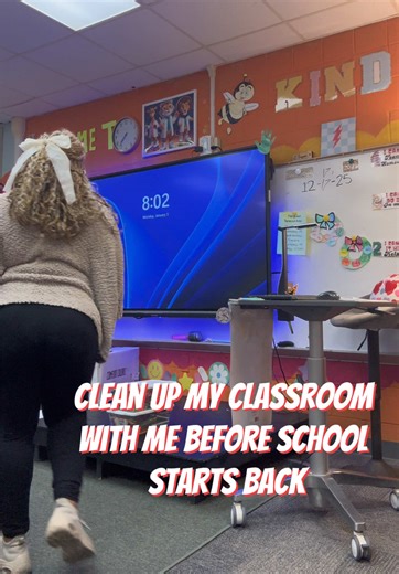 There’s nothing like a clean classroom to begin the new semester, but this EXHAUSTED me! 🤰🏽✨#fyp #teachersoftiktok #teachertok #teacherlife