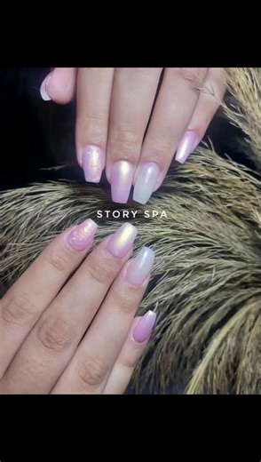 جميلاتنا نستقبـلكم يوميـاً بكل حُب بكادرنا المبدع 🤍💅🏻 @story_spa_nails كل ايام الاسبوع عدا يوم الجمعة من الساعة ٢ ظهراً الى الساعة ٨ والنصف مساءاً العنوان شارع السوك عمارة بوتيك اصالة الطابق الاول