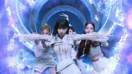 韩国女团aespa 回归主打《Savage》特别舞台