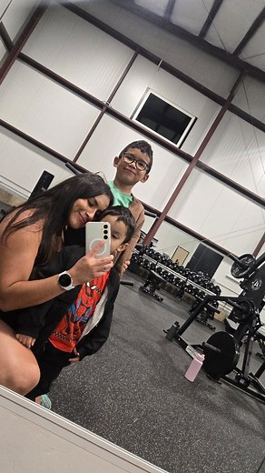 1.1K views · 21 reactions | Of course I want to be their example! I want them to grow up and love to exercise and be healthy懶 #momwholift #boymom #gym #momlife | Viviana Avalos | Facebook