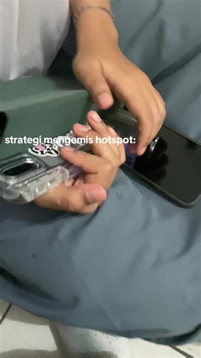 Orang Kaya Hitam Ganteng: Strategi Mengemis Hotspot
