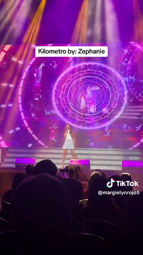 Kilometro by Zephanie Dimaranan Live Performance in Araneta