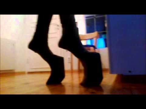 Lady Gaga Heelless-shoes